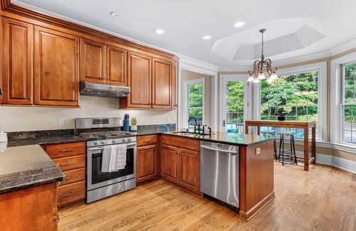 Fletcher House | Palatial 8BR: Pool/Spa/Cinema/Indoor Pickleball, Sleeps 24+
