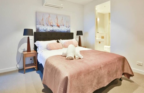 Box Hill Apartment | Palatial Apartment S15-2B 2BR2BABox Hill