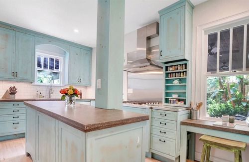 Old Northwood Villa | Palm Beach Mediterranean Pool Villa - Restored - Elegant - Historical