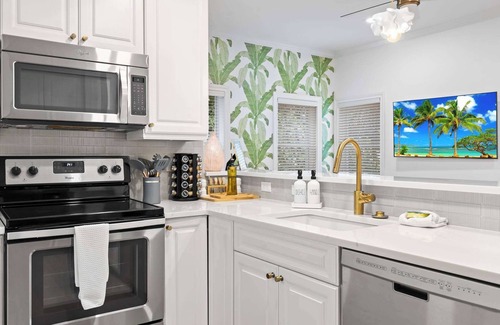 Palm Beach Condo | Palm Beach Oceanfront Luxury Condo - Tropical