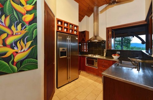 Port Douglas Villa | Palm Bliss Villa A Central Balinese Pool Oasis