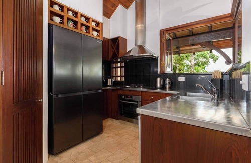 Port Douglas Villa | Palm Bliss Villa A Central Balinese Pool Oasis