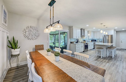 Jacksonville Beach House | Palm Breeze: Beach, Bikes, Game Room, Firepit!