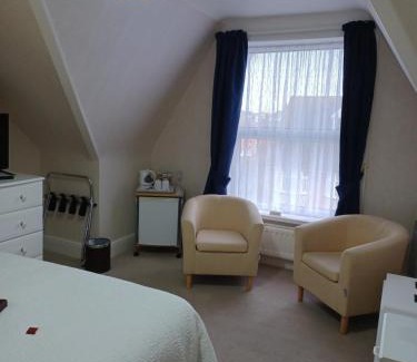 Weymouth Bed & Breakfast | Palm Court
