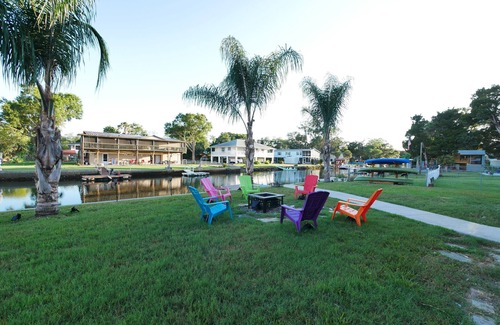 Weeki Wachee Gardens House | PALM CREEK GETAWAY spring meets gulf+pool & spa