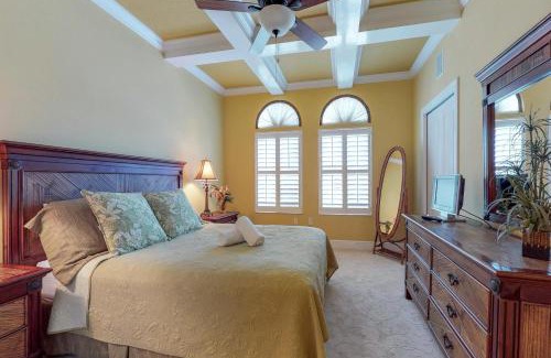 Holmes Beach Apartment | Palm Gables 106