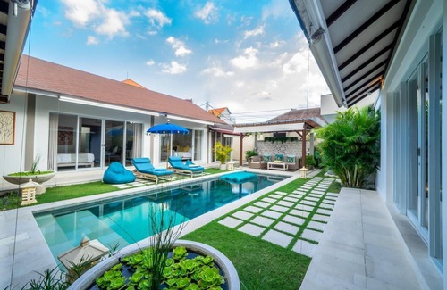 Sanur Villa | Palm Putri -Tropical Holiday Haven - Beachside Sanur