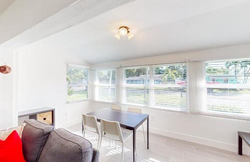 Edgewood House | Palm Shadow Sanctuary