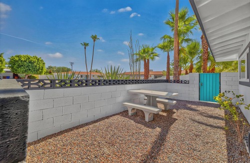 Palm Springs House | Palm Springs Home W/Private Saltwater Pool & Spa