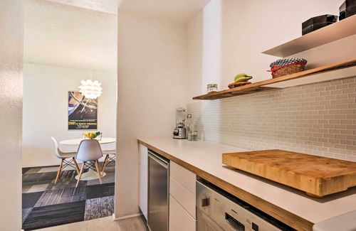 Racquet Club West Apartment | Palm Springs Retreat w/Pool Access & Valley Views