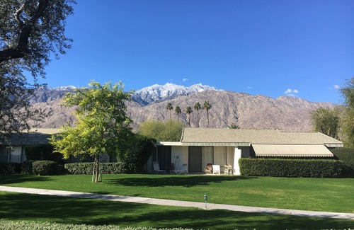 Sunrise Villas Condo | Palm Springs sunset view