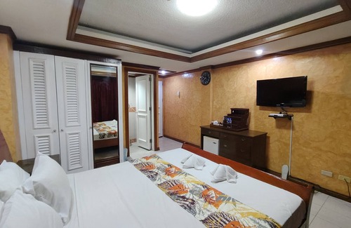Barretto Hotel | Palm Tree Resort and Restaurant