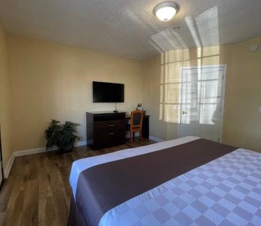 Glendora Hotel | Palm Tropics Motel
