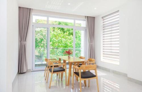 Vung Tau Villa | Palm Villa 43 Sea View in VungTau 6Bed, Bida, Pool, Karaoke