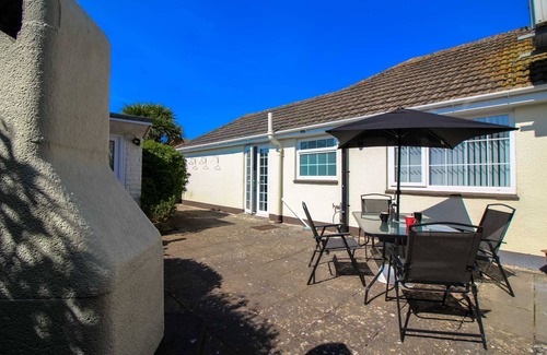 Widemouth Bay House | Palm Villa - a holiday home that sleeps 4 guests in 2 bedrooms
