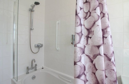 Widemouth Bay House | Palm Villa - a holiday home that sleeps 4 guests in 2 bedrooms