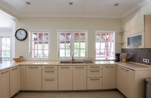 Sanur Villa | Palm Villa - Beachside Sanur
