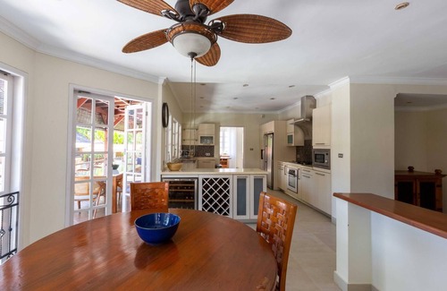 Sanur Villa | Palm Villa - Beachside Sanur