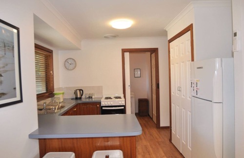 Inverloch House | Palm Waters 4 - Wi-Fi & Linen Included