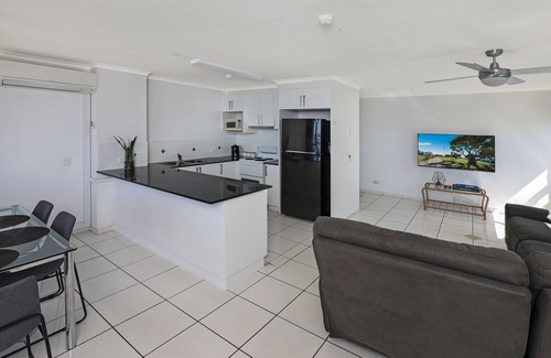 Southport Apartment | Palmerston Tower on Southport Broadwater