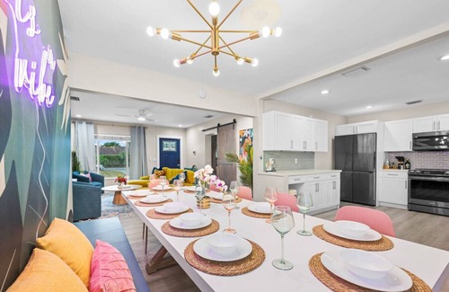 Westgate House | PalmParadise: 5BR Family&Pet Fun, HeatedPool&Games