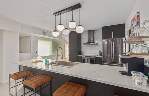 Hy-view House | Palms in Paradise Home w/Hot Tub and Pool located near Old Town Scottsdale.