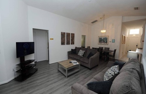 Clear Creek Villa | Palmview Villa - your perfect retreat in Clermont!