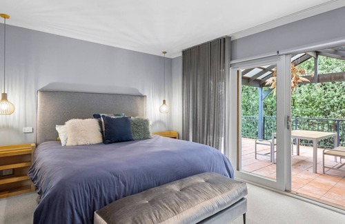 Mount Eliza House | Palmyra Villa | Pool & Spa | Steps to Village
