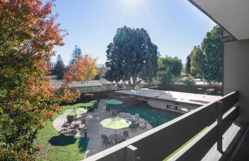 Palo Alto Apartment | Palo Alto 1br w gym pool bbq nr tech HQs SFO-1256