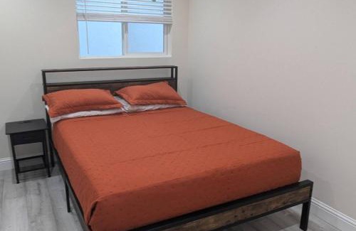 Palo Alto House | Palo Alto Suite 2,Queen bed, near Stanford