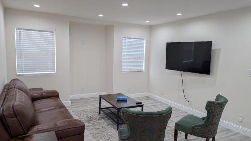 Palo Alto House | Palo Alto Suite 3 ,twin beds, near Stanford
