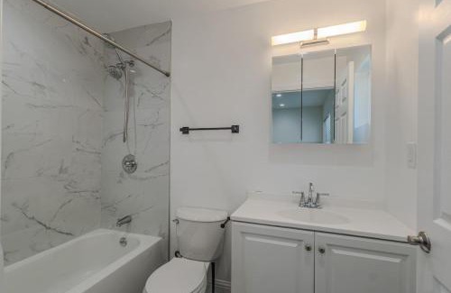 Palo Alto House | Palo Alto Suite 4 private bath and entrance Near Stanford 2 Twin beds