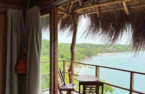 Tierra Bomba Island Cabin | Pamaduih - Cabin Above the Sea