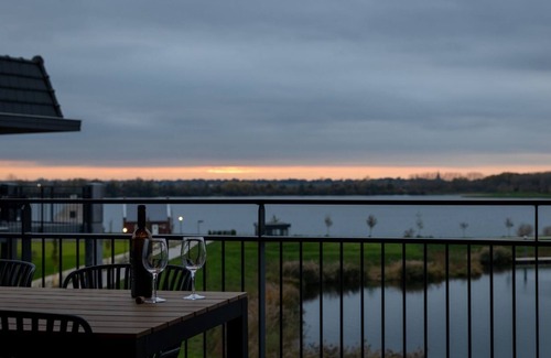Thorn Apartment | Panorama Lake View Apartment 2p