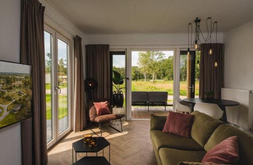 Municipality of Rijssen-Holten Ski Chalet | Panorama lodge with jacuzzi 2 p.