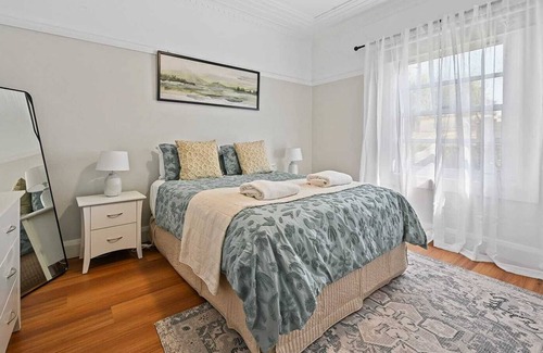 South Bathurst House | Panorama Paradise | Near Mt Panorama Racing Track
