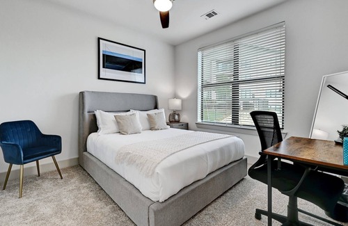 East Oak Hill Apartment | Panoramic 3BR/2BA Apt, 1G Wi-Fi, EV Charge