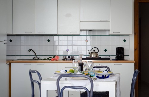 Donnalucata Apartment | Panoramic beach apartment with large terrace, sea view, quiet, WiFi, max. 5 pers