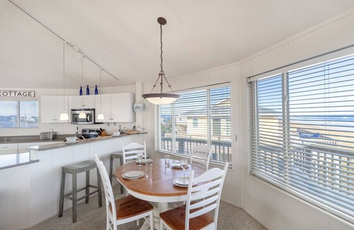 Duck House | Panoramic ocean views abound at this oceanfront Duck home!