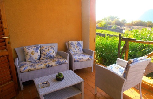 Vulcano Porto Apartment | Panoramic two-room apartment with large patio at Vulcano