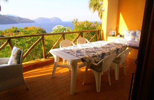 Vulcano Porto Apartment | Panoramic two-room apartment with large patio at Vulcano