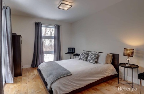 Austin Ski Chalet | Panoramic view of Magog - Spa - Archimede