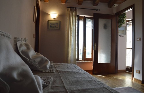 Alba Bed & Breakfast | PANORAMIC VIEW, RELAXING, BIKE, FINE-FOOD, WINE AND MORE. Bed & Breakfast in Alba