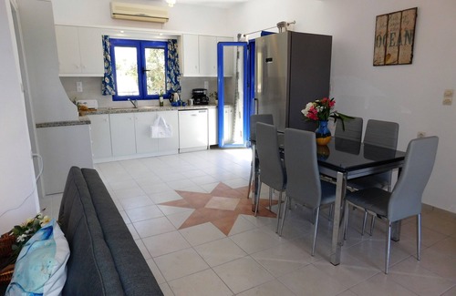Plaka Villa | Panoramic views & a Private Pool. Walk to beach & tavernas in Almyrida or Plaka.