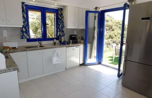 Plaka Villa | Panoramic views & a Private Pool. Walk to beach & tavernas in Almyrida or Plaka.