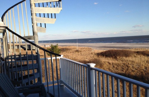 Brigantine House | PANORAMIC VIEWS OF THE DUNES AND OCEAN FROM THREE DECKS