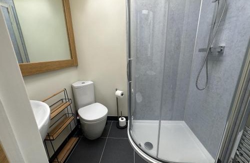 Llandefeilog House | Pant Y Cwtsh - A lovely 1 bedroom annexe with kitchenette close to Pembrey Country Park