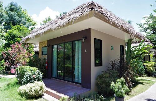 Khuang Pao Resort | Papa's Home And Rabbit Café