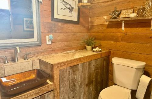 Port Malabar House | Paradise at Peaceful in Palm BayTiki Bar Pool Spa 4 Bedroom 2 Full Bathrooms 2 half Bathrooms