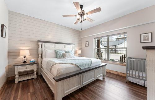 Hollister Cabin | Paradise At The Cove home